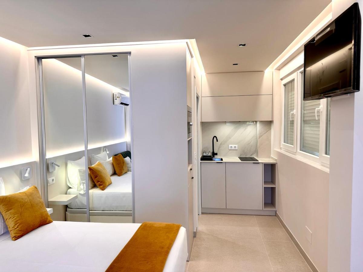 Suite Ron In Marina 2 People Puerto Deportivo ベナルマデナ エクステリア 写真